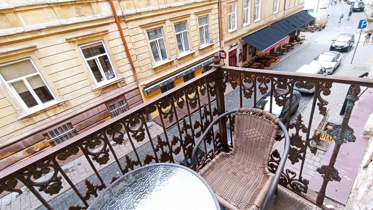 Ляльковий Театр Не Мансарда Львов Экстерьер фото