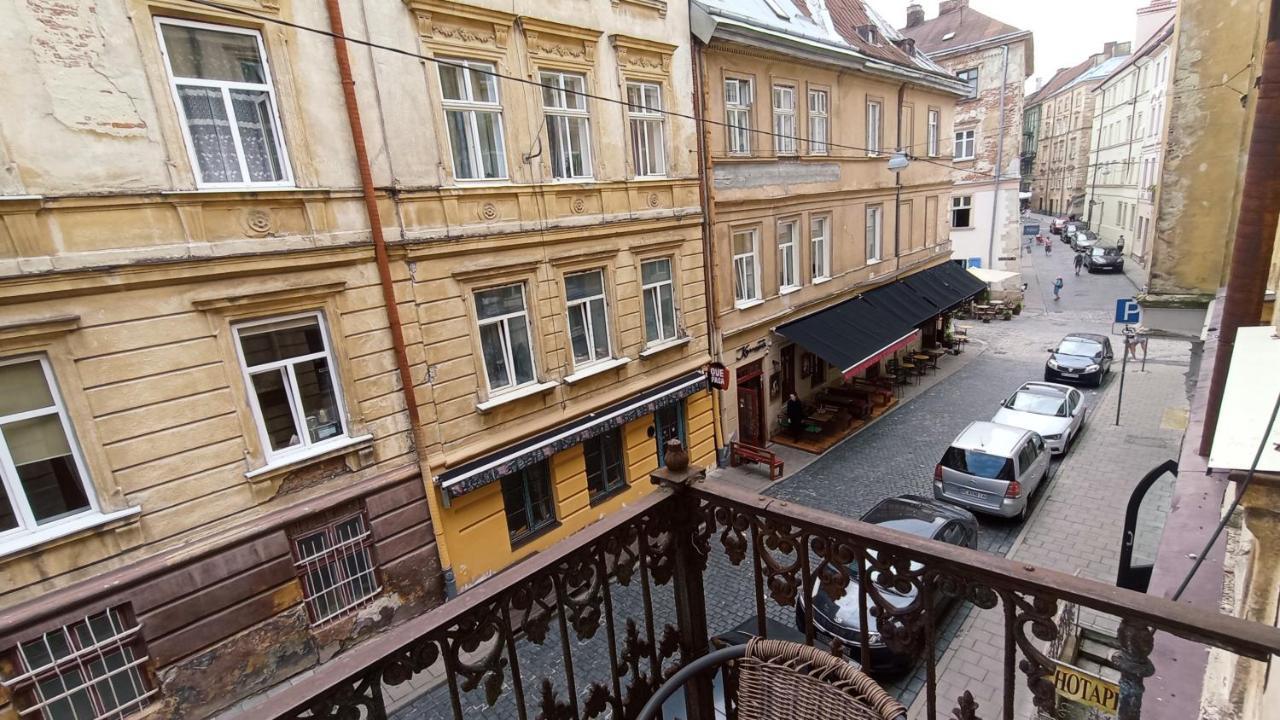 Ляльковий Театр Не Мансарда Львов Экстерьер фото